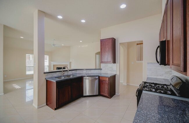 Building Photo - 15115 Russet Bend Ln