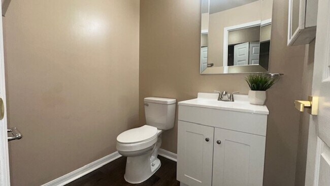 Building Photo - Beautiful 3/2.5 Townhome For Rent In Coopersmith