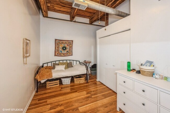 Building Photo - 625 W Jackson Blvd