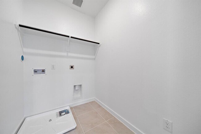 Building Photo - 3116 Moontide Ln