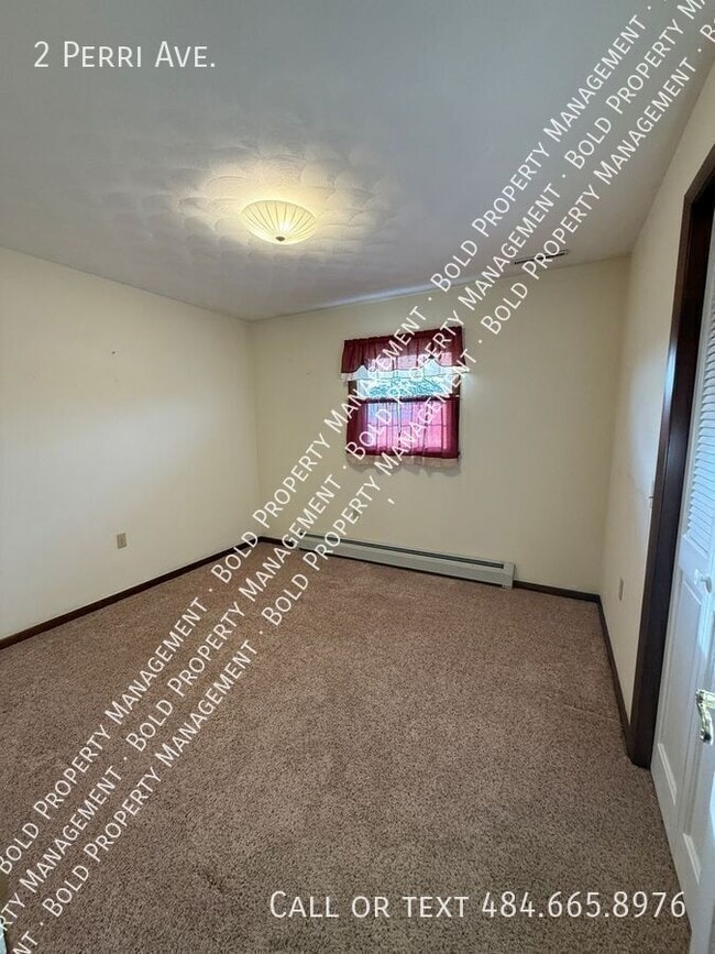 Building Photo - 2 Perri Ave