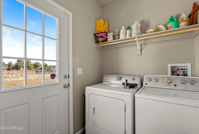 Building Photo - 401 Kaibab Ave