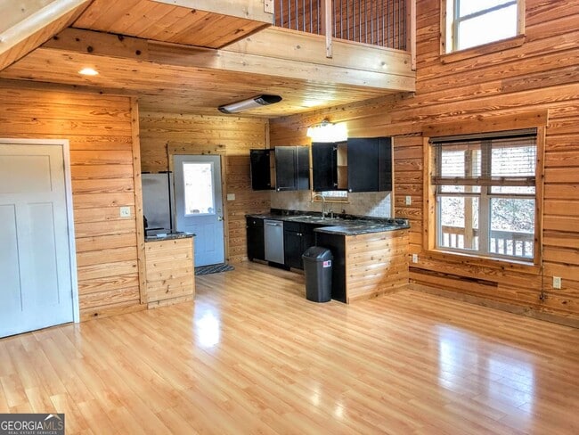 Building Photo - 4067 Fincher Dr