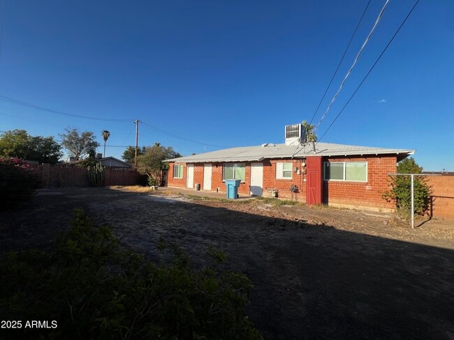 Building Photo - 6240 N 31st Ave