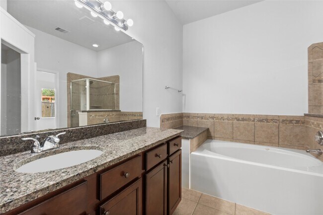 Building Photo - 3608 Mahogany Trail