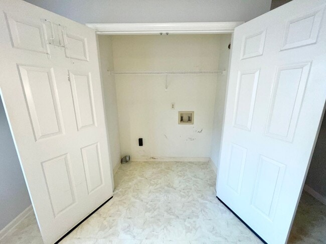 Building Photo - 3 Bed 2.5 Bath Beautiful Home Located North West Greensboro!