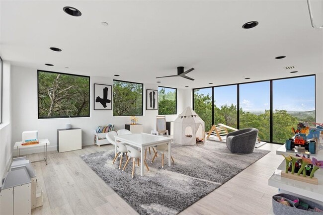 Building Photo - 1501 Ridgecrest Dr