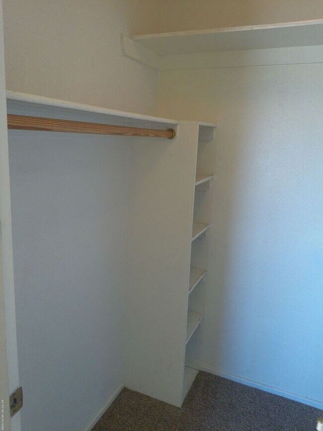 Building Photo - Modern Studio Condo with Washer/Dryer & Re...