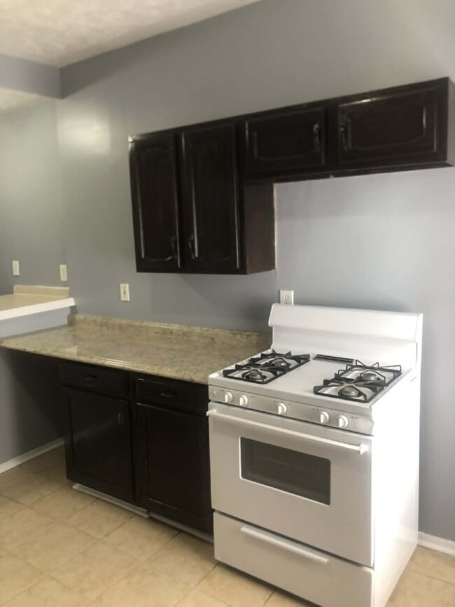 Building Photo - Welcome home to this charming 2-bedroom gem on St. Benedict Street!