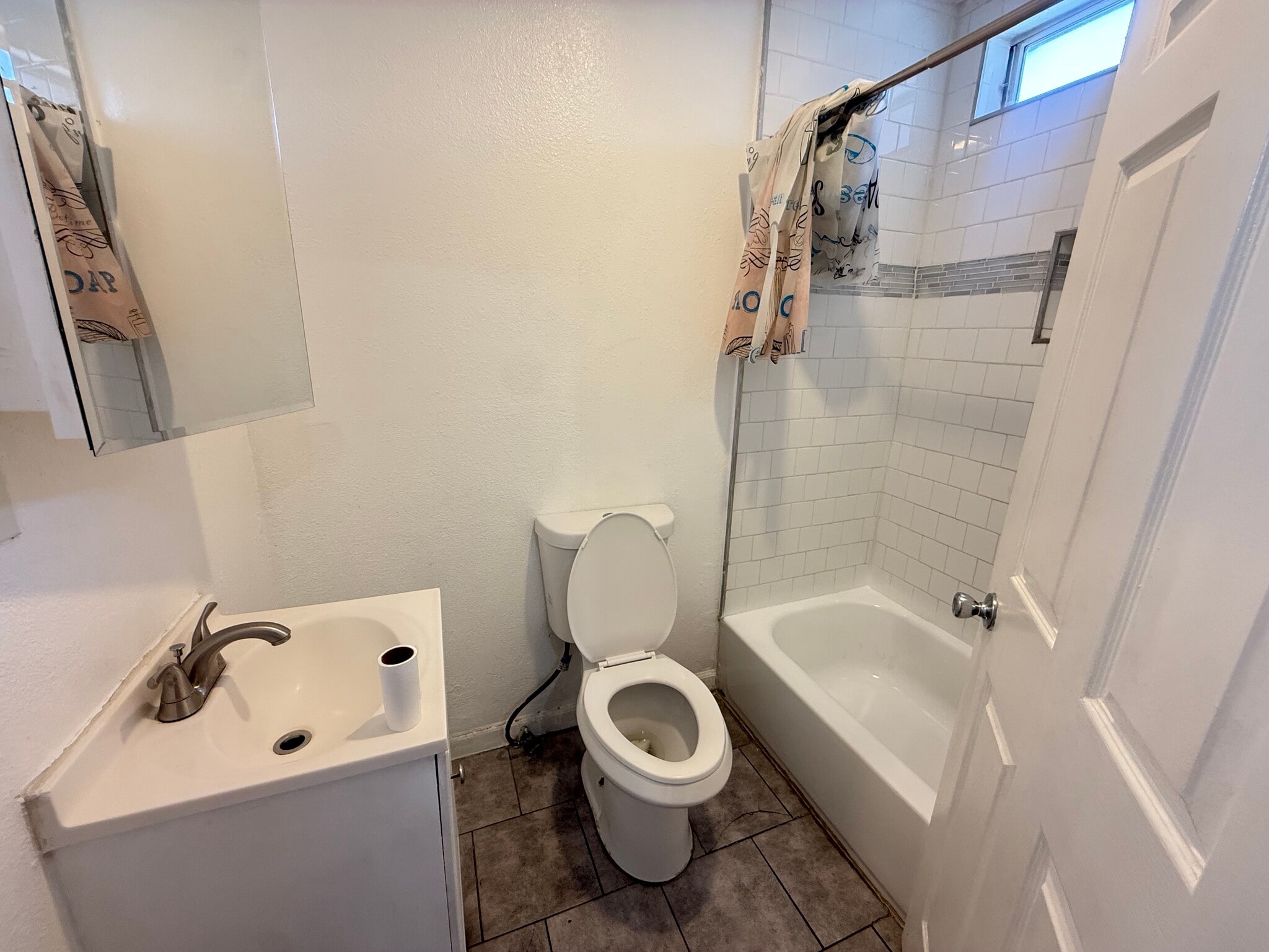 Building Photo - 1341 W 47th St