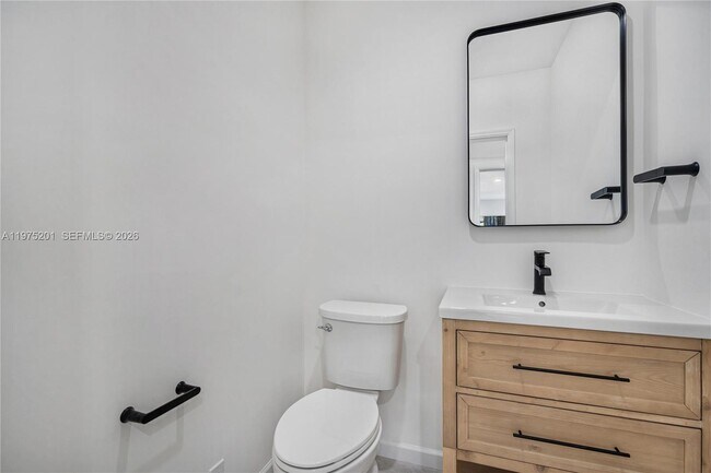 Building Photo - 1235 Algardi Ave