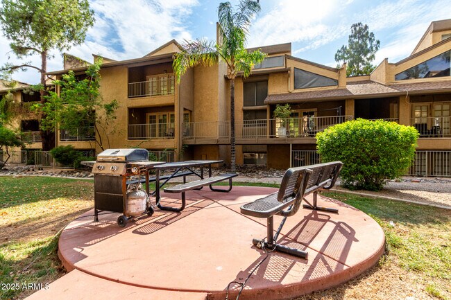 Building Photo - 18811 N 19th Ave