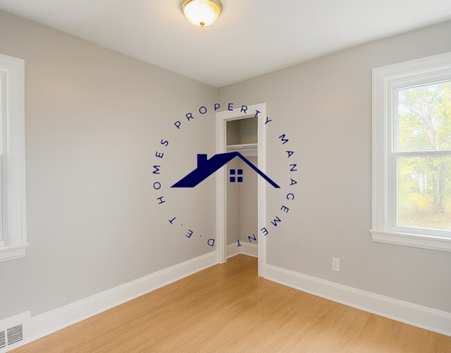 Building Photo - 14938 Tracey St