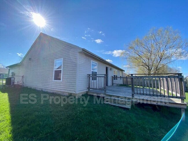 Building Photo - 4028 Dogwood Ln