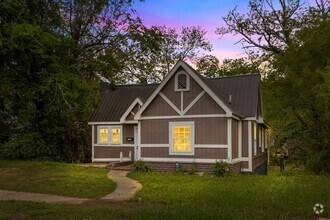 Building Photo - Stylish & Newly Renovated 4 Bedroom 2 Bath...