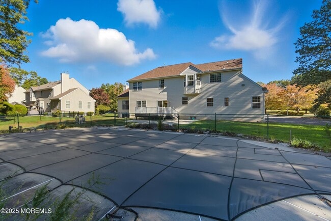 Building Photo - 857 Woodbury Dr