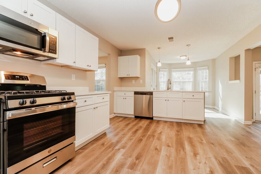 Building Photo - 7210 Mahogany Dr