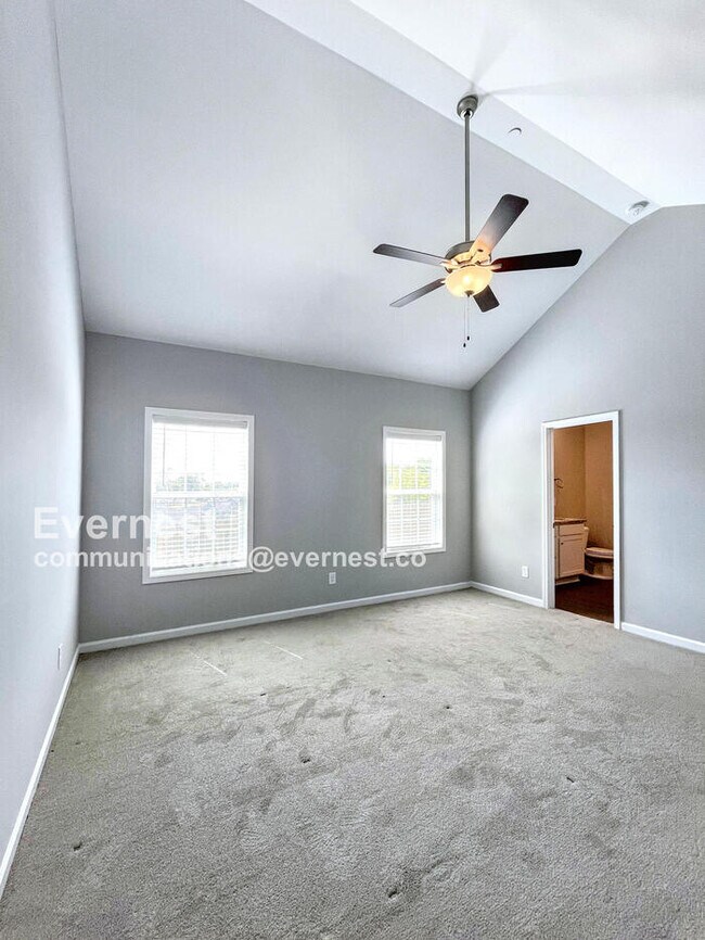 Building Photo - 1305 Ventura Ln