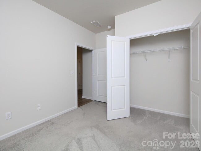 Building Photo - 161 White Apple Wy