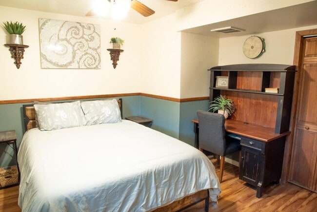Building Photo - Private, Mountain Cottage in Weaverville, 3 Bed, 2 bathroom, 12 Month Lease