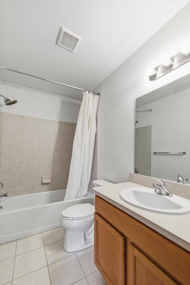 Building Photo - 1304 Riversedge Dr