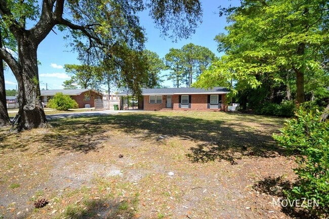 Building Photo - 23 Beauregard Dr