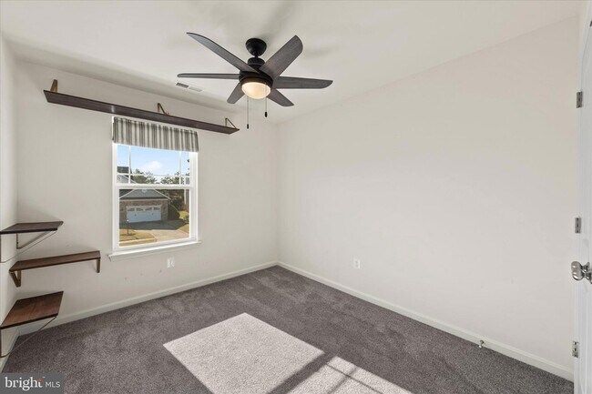 Building Photo - 5559 Trafalgar Cir