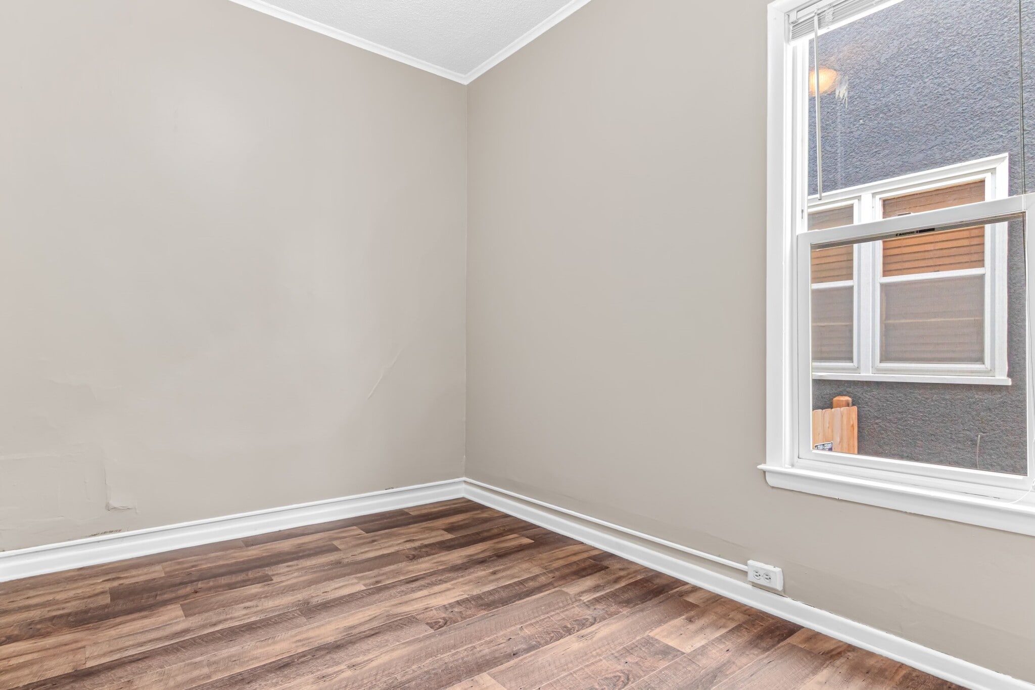 Building Photo - 1910 5th St NE