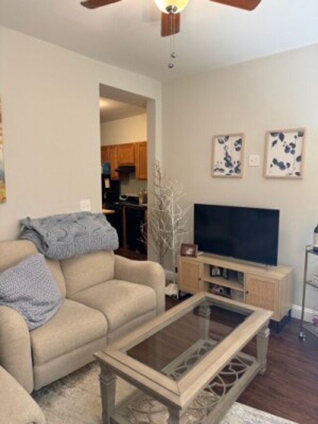 Building Photo - North End - 2 bedroom apartment - 9/1