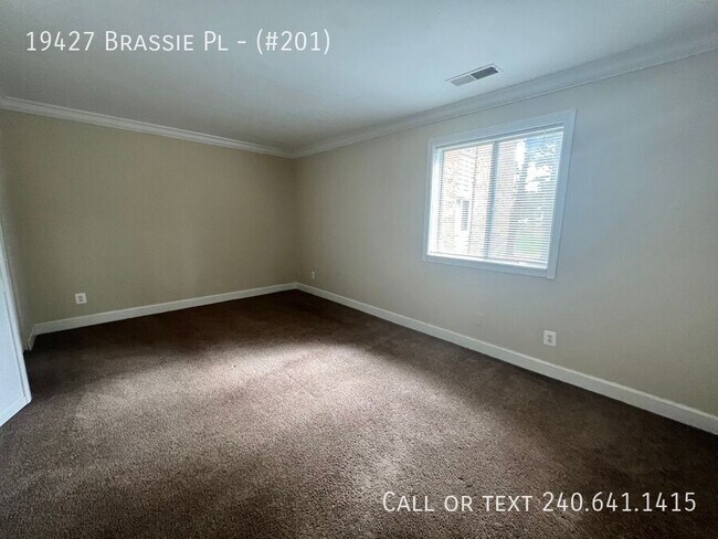 Building Photo - 19427 Brassie Pl