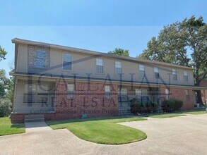 Building Photo - Sherwood 2 Bedroom Townhome