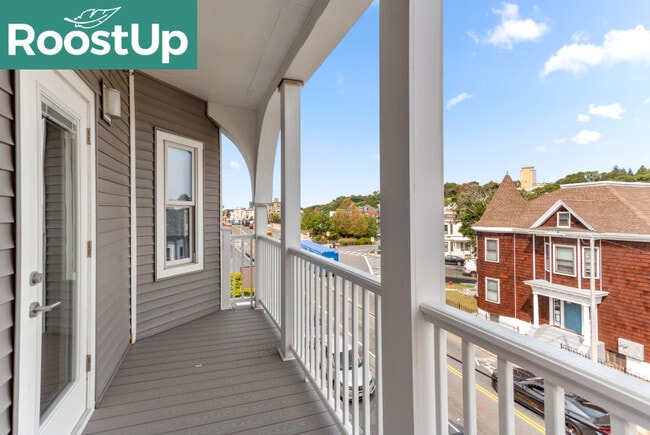 Building Photo - Furnished Bedroom with Private Bath in East Boston