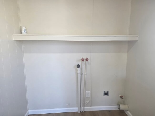 Building Photo - Fully Remodeled 2 bed/2 bath on 2 lots and Huge detached Garage!