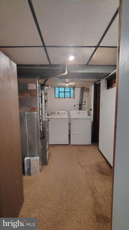 Building Photo - 574 Remsen Rd