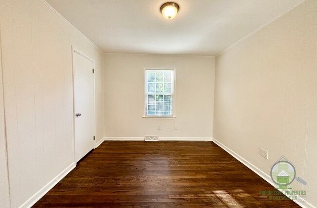 Building Photo - 105 Princess Ave