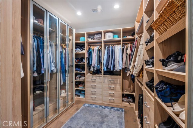 Building Photo - 332 Avenue E