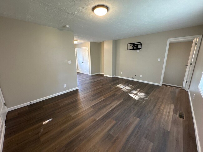 Building Photo - 11472 US-62