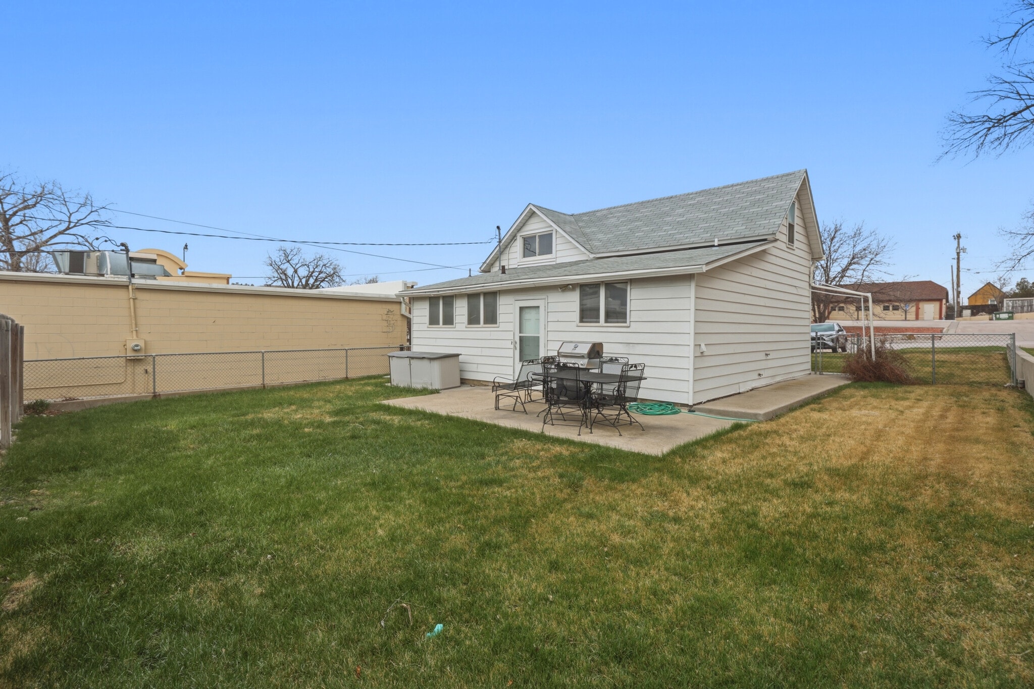 Building Photo - 727 Fairview St