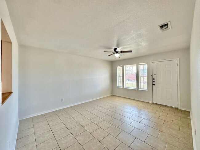Building Photo - 2608 Seabiscuit Dr