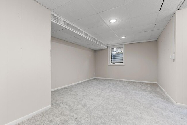 Building Photo - 4848 Ewing Ave S