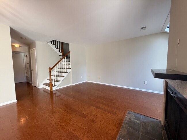 Building Photo - 51 Crestmont Rd