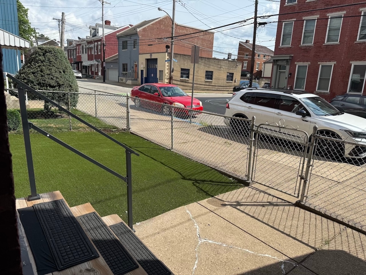 Front yard - 117 44th St