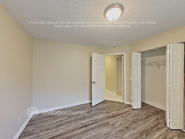 Building Photo - 8227 NW 41st St