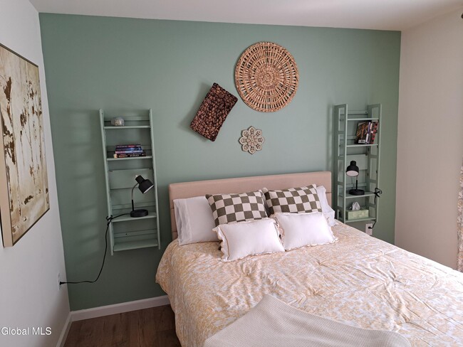 Building Photo - 134 Pickle Hill Rd