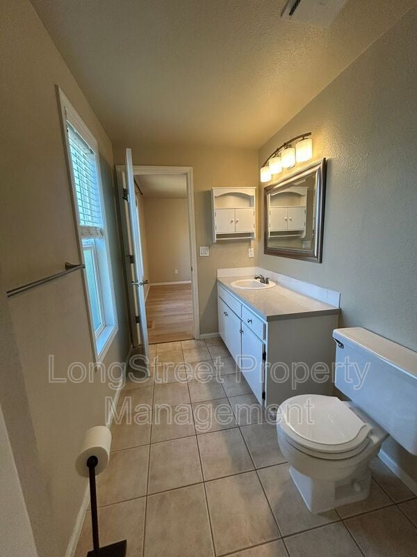 Building Photo - 4181 NW Jasmine Pl