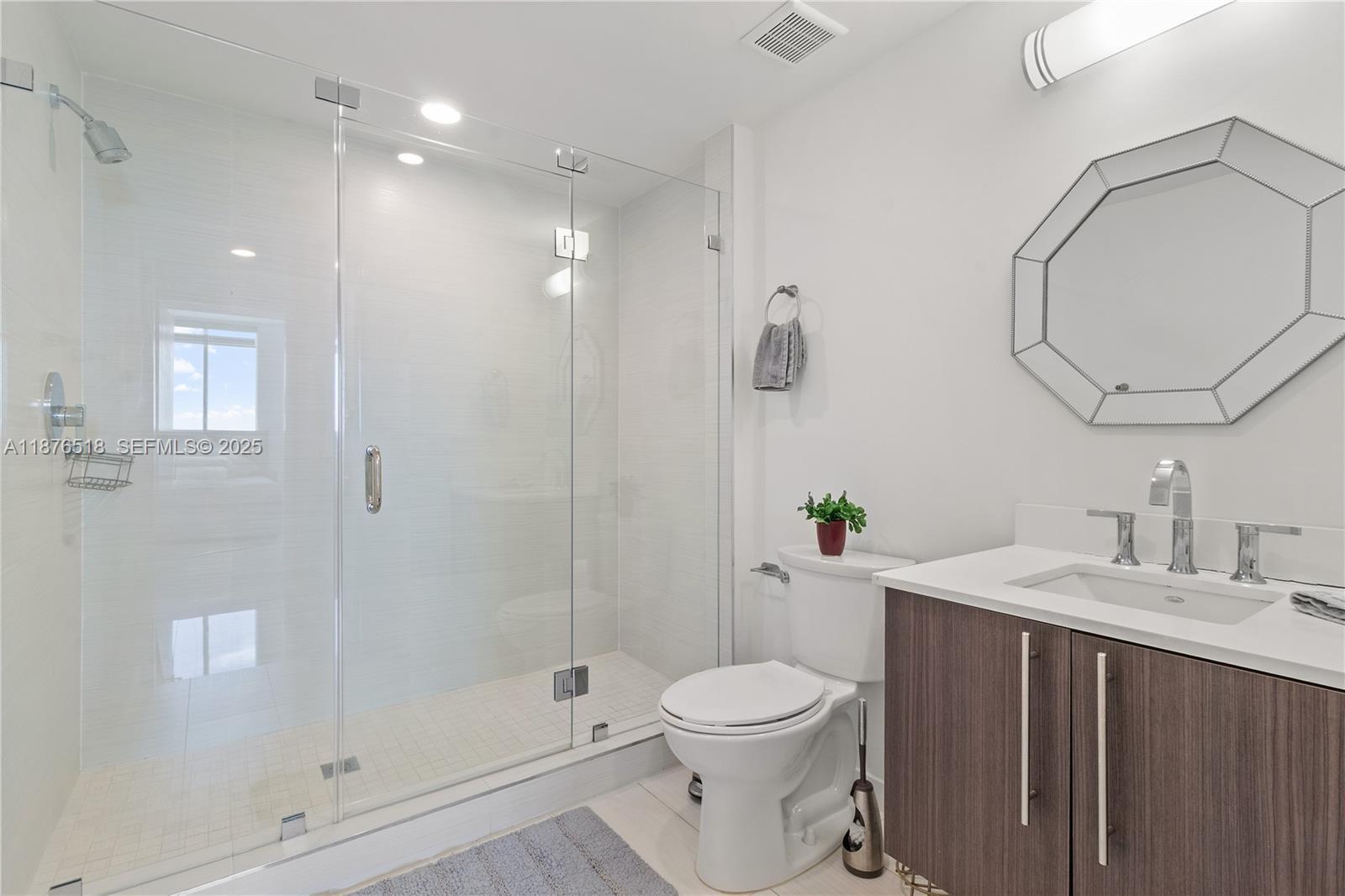 Building Photo - 7875 NW 107th Ave