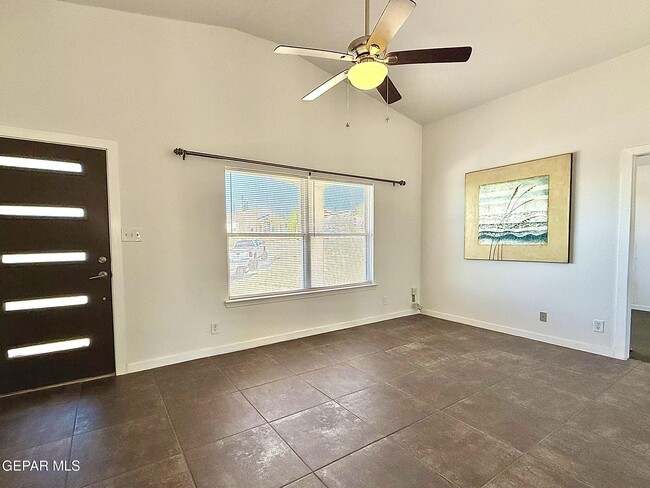 Building Photo - 1217 Iguana Pl