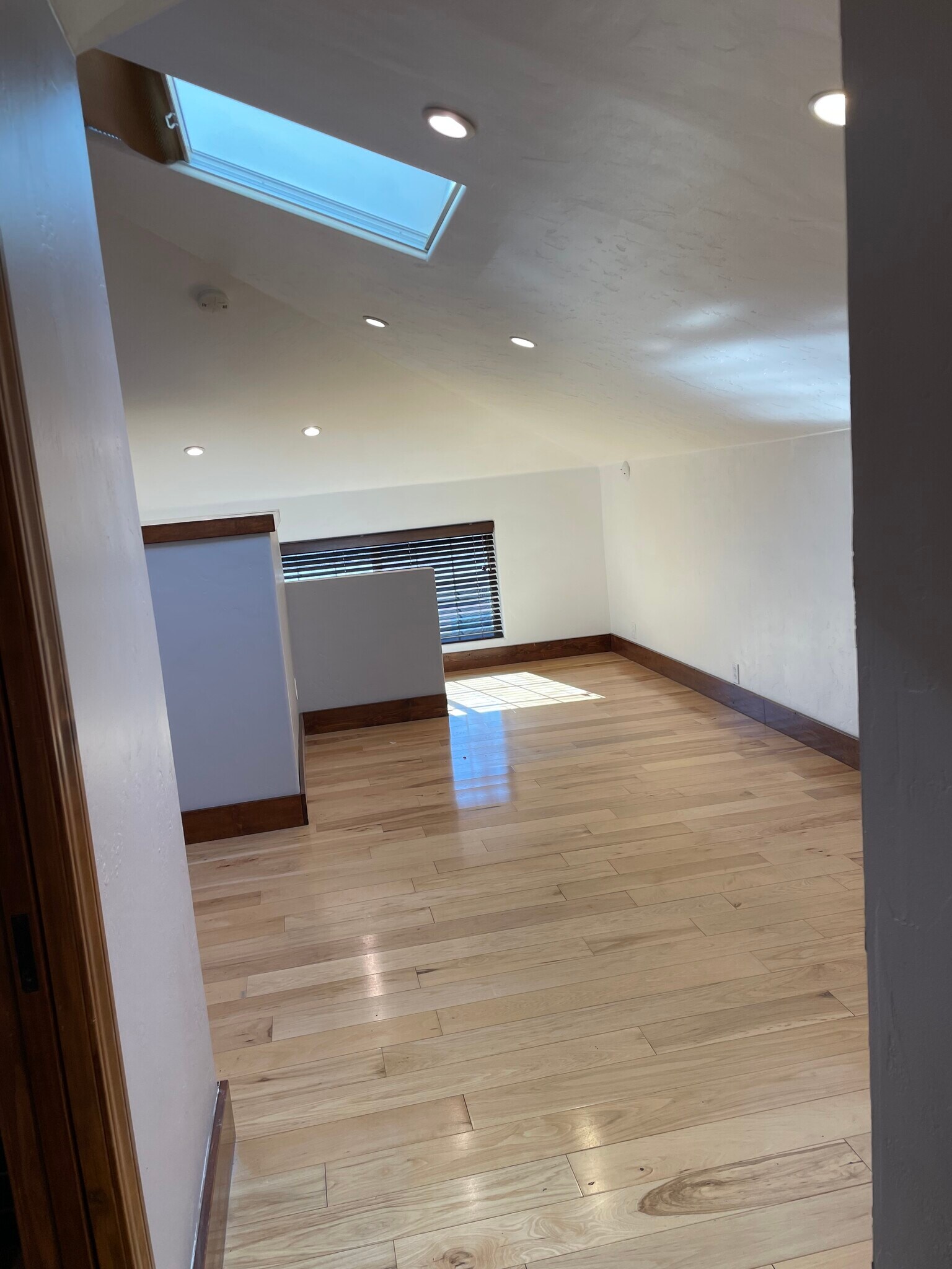 Building Photo - 102 Ash Way