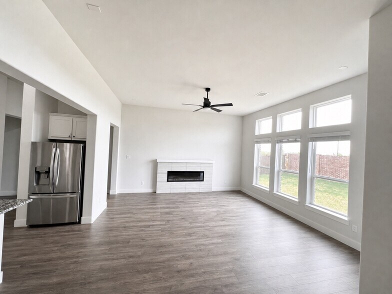 Building Photo - 5936 Mustang Creek Ln