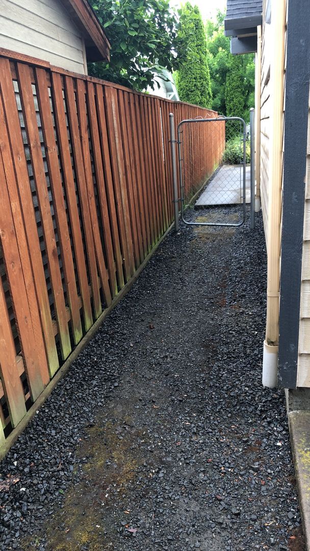 Building Photo - Your Perfect Corvallis Oasis Awaits at This 4-Bedroom Townhouse!